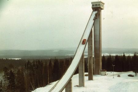 audi-quattro-und-harald-demuth-auf-der-ski-sc-L-MQ4YkF