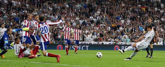 Chicharito marca el gol de la victoria de Real Madrid en el 87`