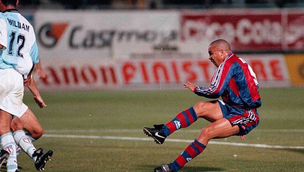 Estampas de los Noventa (III): Ronaldo arrasa al&nbsp;Compostela